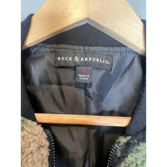 Rock & Republic Camoflauge Zip Up Sherpa Fleece Jacket Size Women's Small NWT - Picture 4 of 7